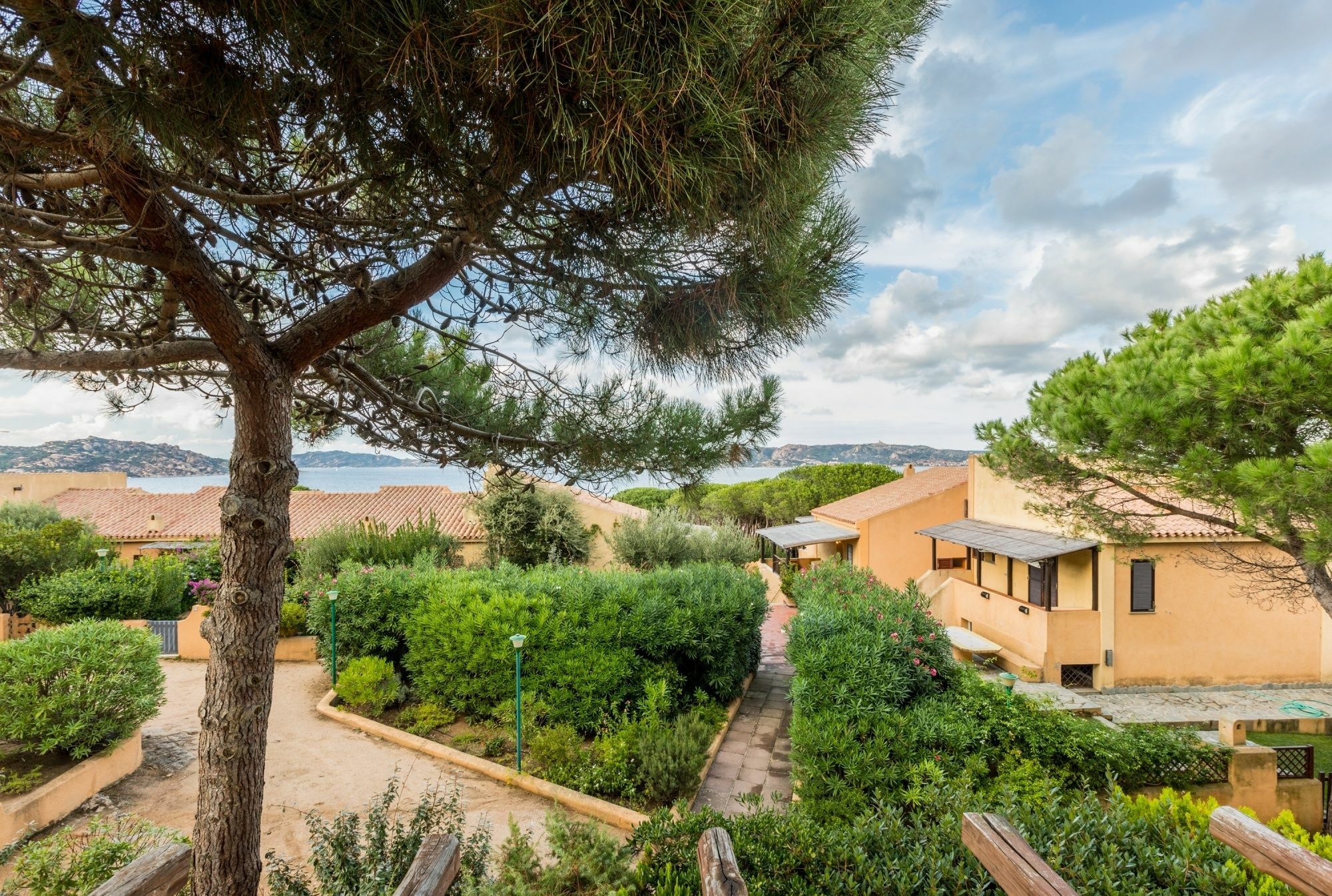 Baia Del Faro Aparthotel Palau Buitenkant foto